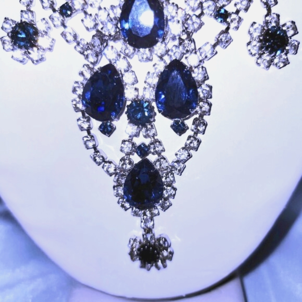 RARE! Verified JULIANA V-Shp Bib Necklace w/ Sapphire & Clear Austrian Crystals - Picture 5 of 7